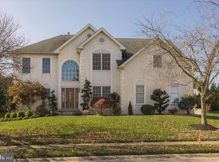 10 Amberfield Ln, Hockessin, DE 19707