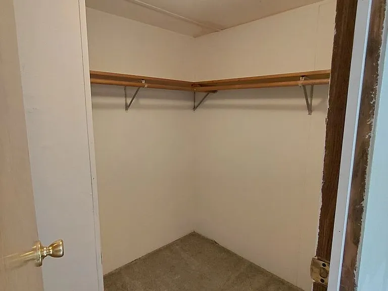 20899 Hampton Dr — Photo 6