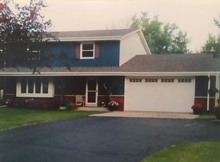 11945 W Somerset Dr, Franklin, WI 53132