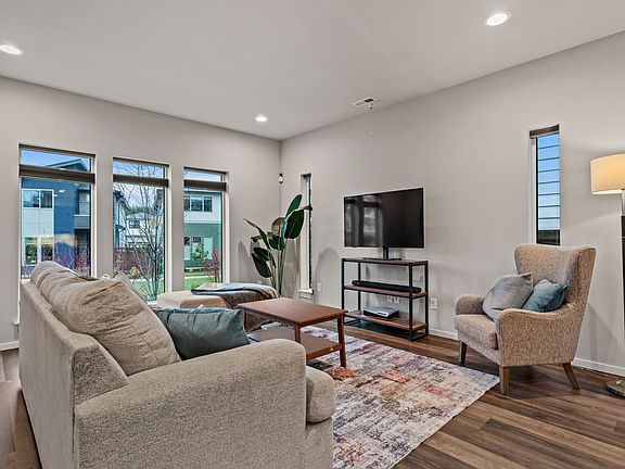 4th image of 33480 Golden Lakes Ln