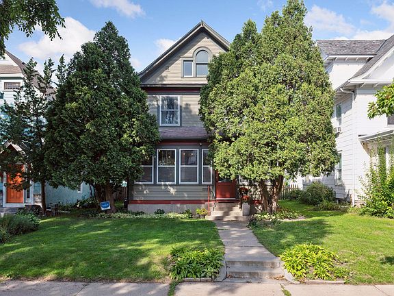 2nd image of 3224 Pillsbury Ave