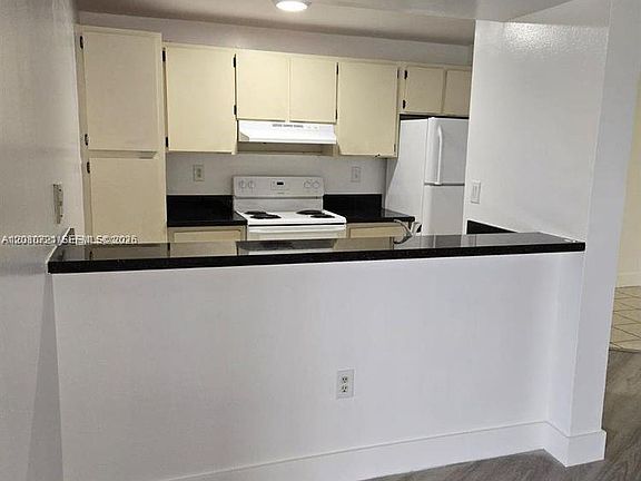4th image of 6955 NW 186th St APT F205