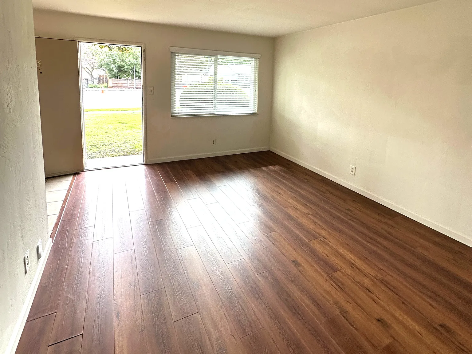 1 bed, 600 sqft, $2,100 — Photo 3