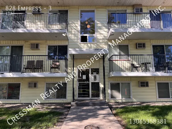 828 Empress St #3, Regina, SK S4T 5E1