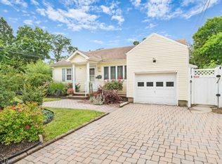 303 Hillside Ave, Springfield, NJ 07081