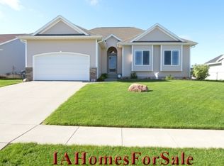 5615 Mayfair St SW, Cedar Rapids, IA 52404