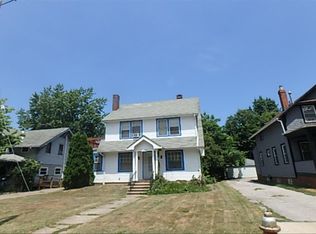 18109 Canterbury Rd, Cleveland, OH 44119