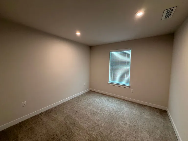 935 Green Valley — Photo 17
