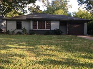 310 Wisteria St, Lake Jackson, TX 77566