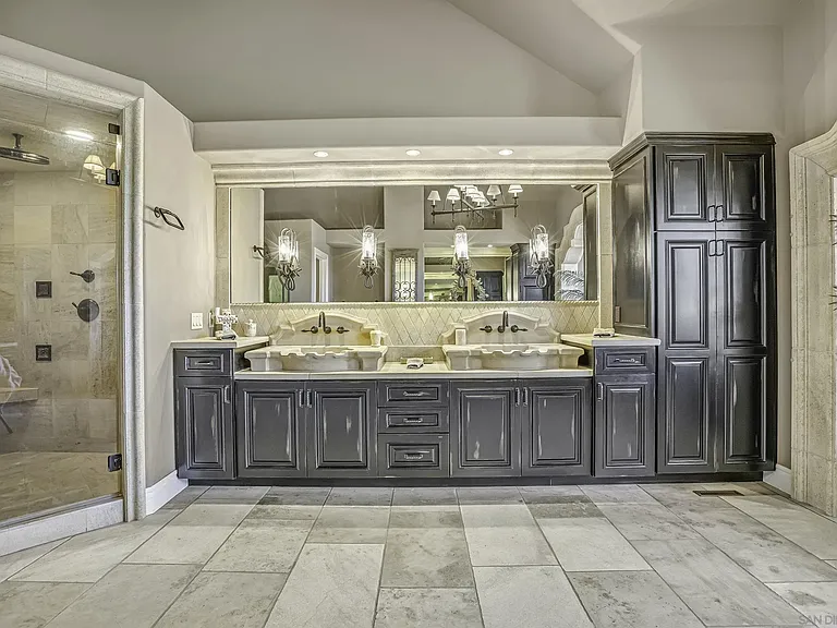 Primary Bath/Spa