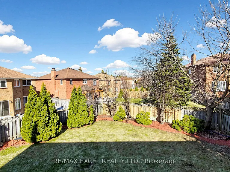43 Piccadilly Rd — Photo 37