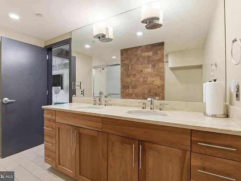 1200 Steuart St #1119 — Photo 20