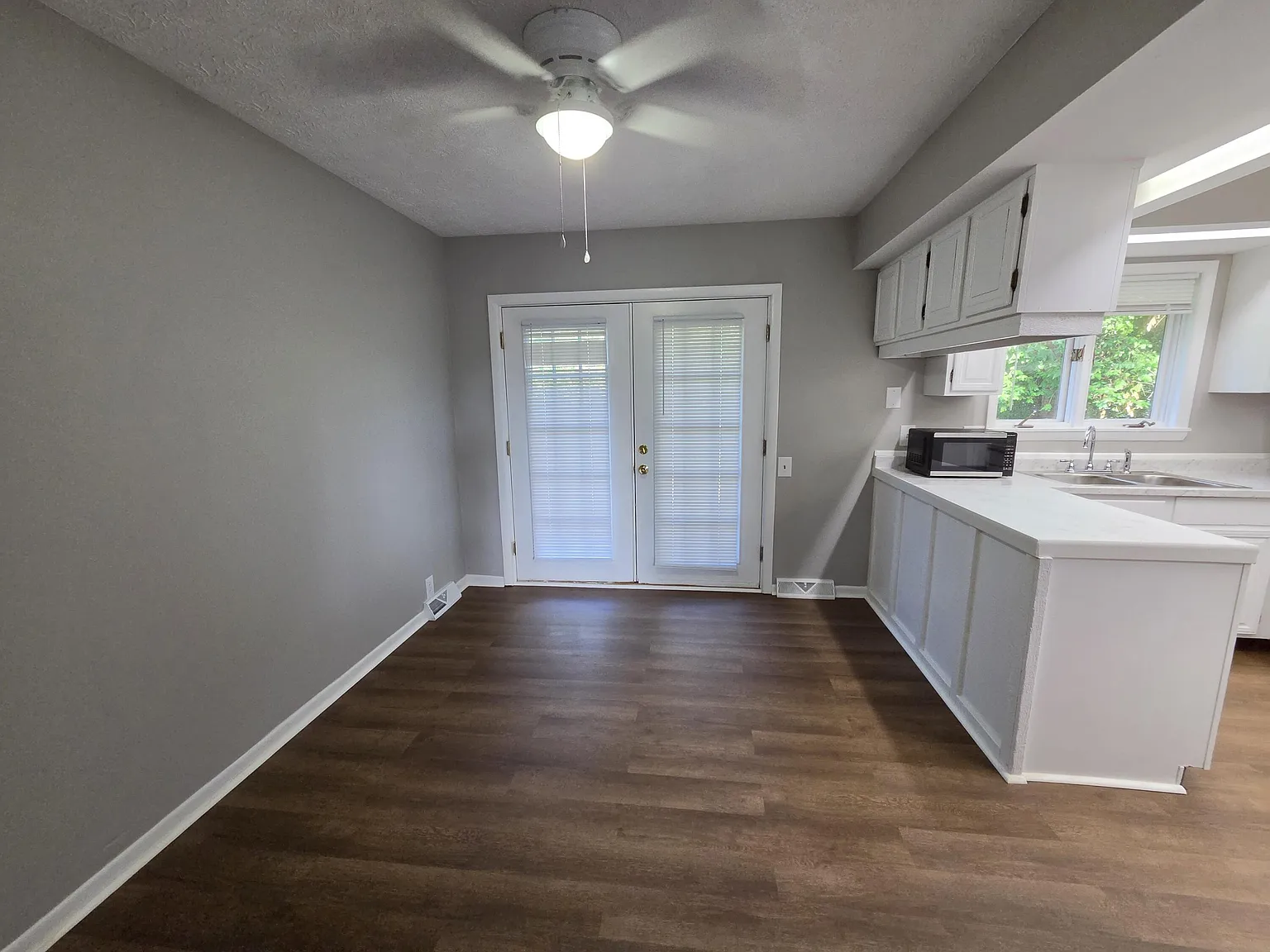 3 bed, 2.0 bath, 1457 sqft, $1,495 — Photo 3