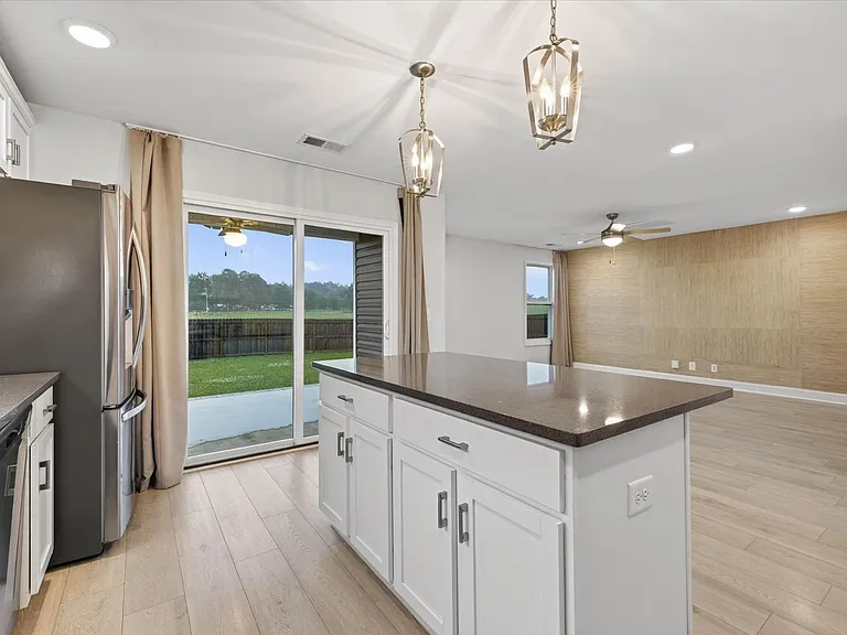 513 Herman Dr — Photo 18