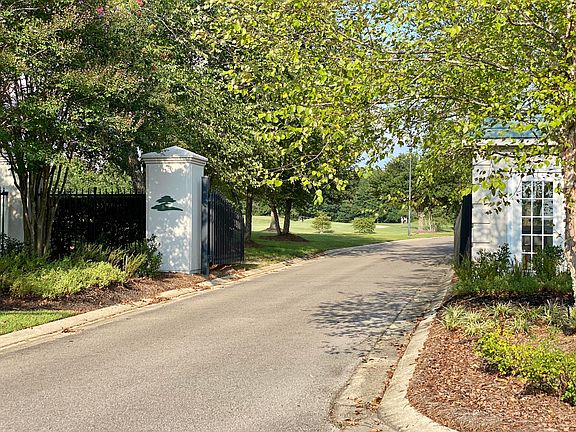5th image of 44 Longwood Dr