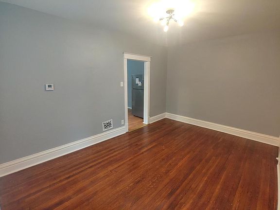2nd image of 4970 Chippewa St Floor 1