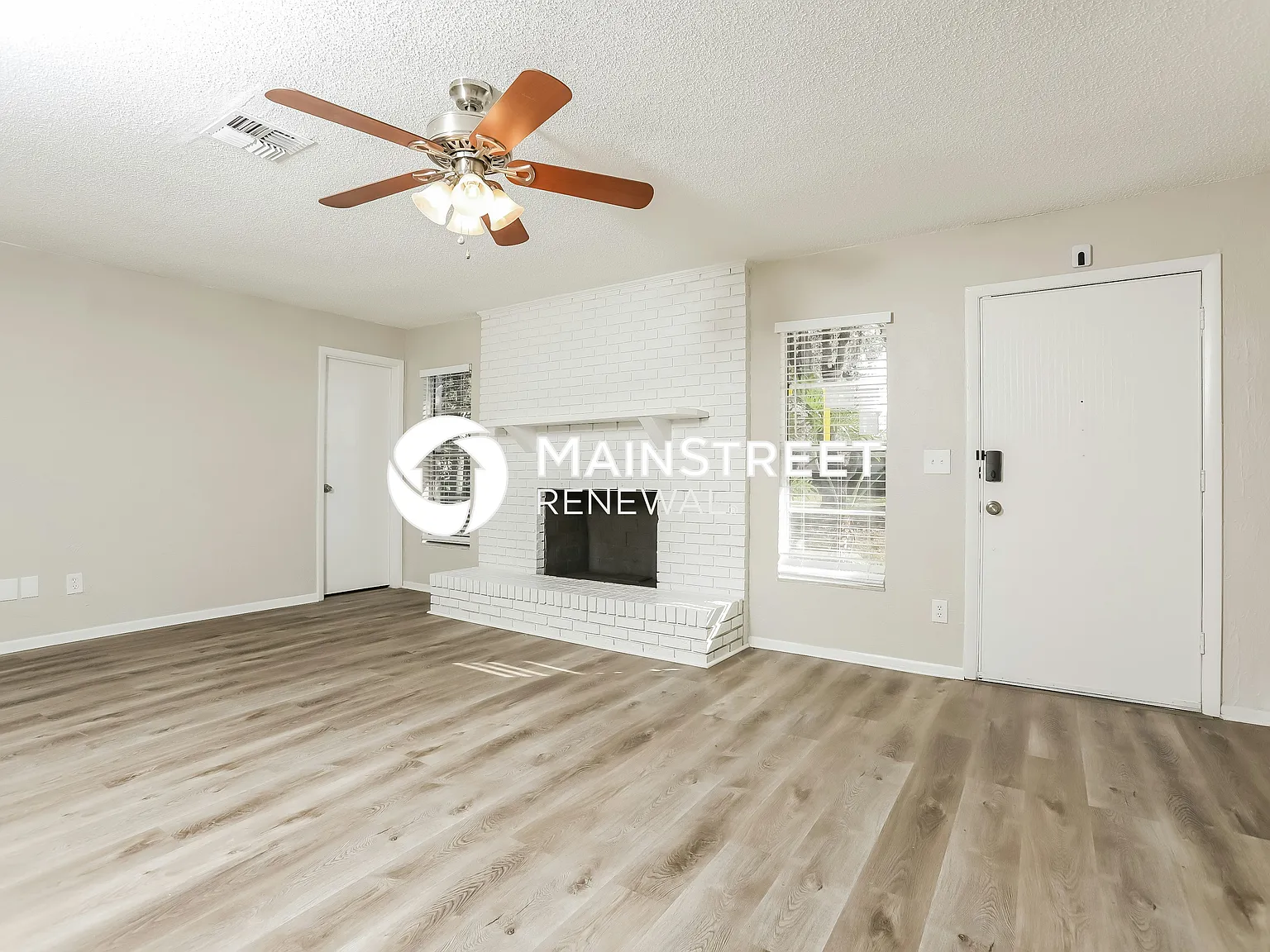 1770 OAK ST — Photo 2