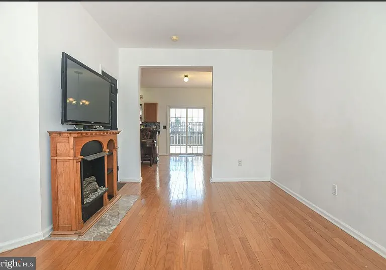 18 Alexis Dr — Photo 2