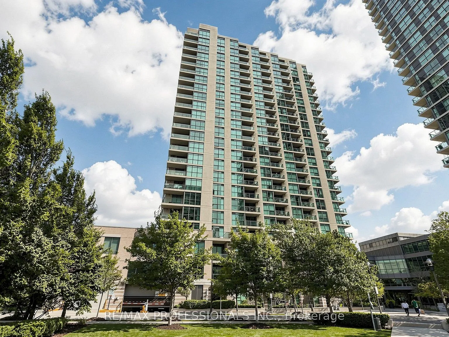 2 bed, $2,890 — Photo 2