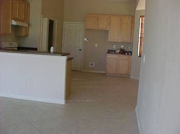 5th image of 105 Crepe Myrtle Dr