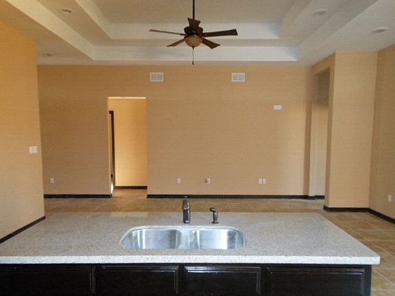 5th image of 900 Comino Ave
