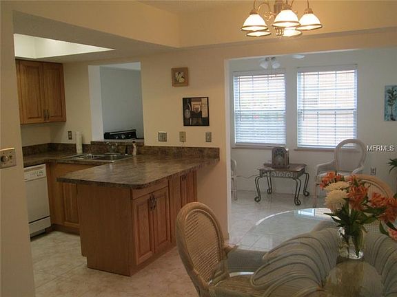 3rd image of 4158 Tamiami Trl #E