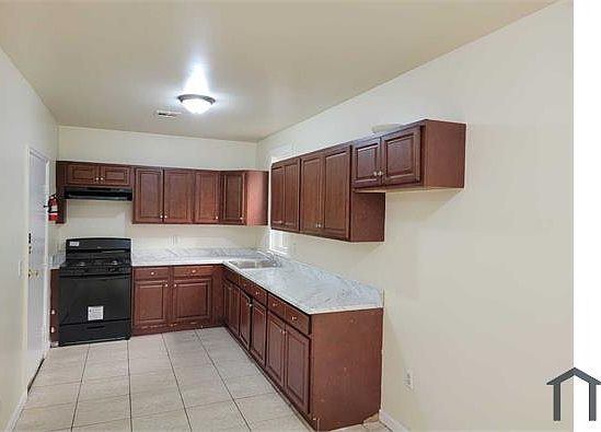 3rd image of 515 Sanford Ave #2R