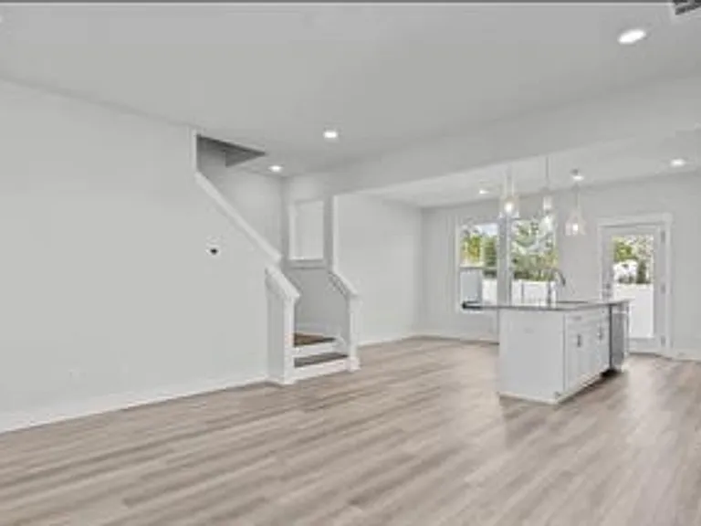 100 Marston Ln — Photo 19
