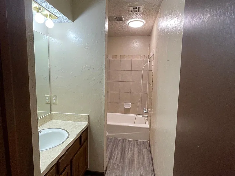 7634 S Youngs Blvd — Photo 7