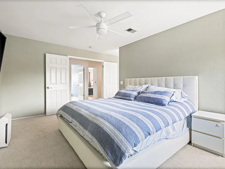 1066 Century Dr — Photo 13