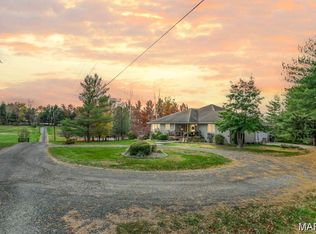 6409 Sunny Ln, Bethalto, IL 62010