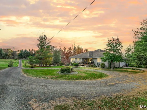 6409 Sunny Ln, Bethalto, IL 62010