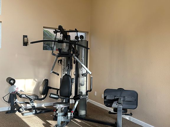 5th image of 1020 S San Marino Way