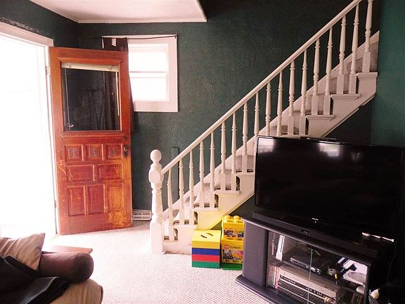 3rd image of 214 N Pearl St