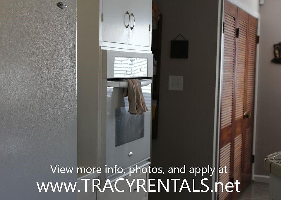 2nd image of 334 E Carlton Way
