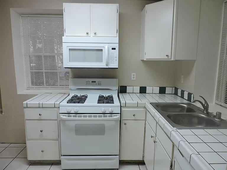 1505 D St — Photo 5