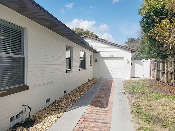 3rd image of 843 Canovia Ave