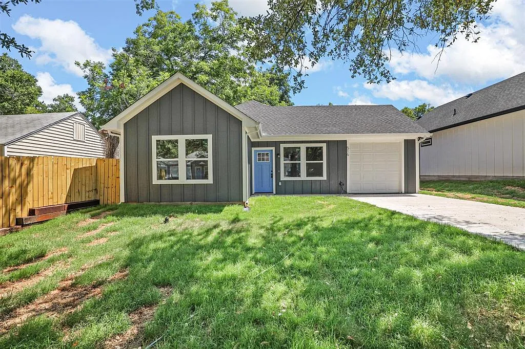3 bed, 1340 sqft, $1,550 — Photo 1