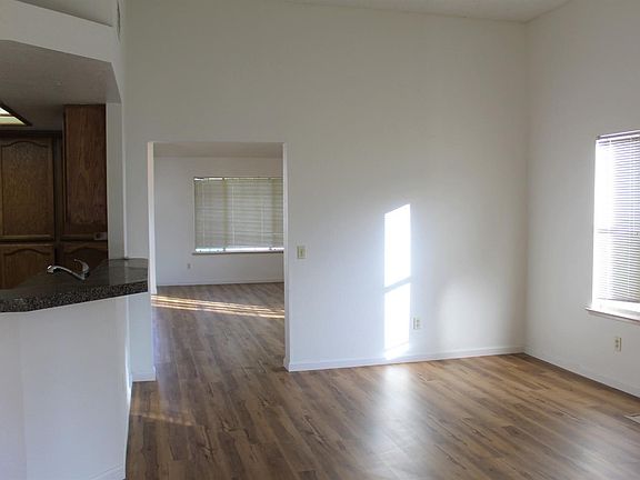 5th image of 6641 Glen Hollow Ct