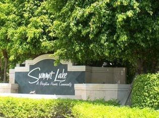 820 Summit Lake Dr, West Palm Beach, FL 33406