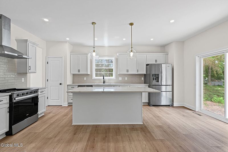 2nd image of 218 Consaul Road