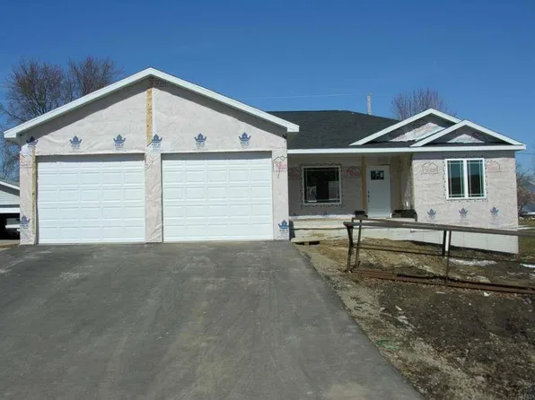 221 Oak St, Osage, IA 50461