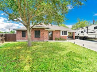 711 Azucenas St, Palmview, TX 78572