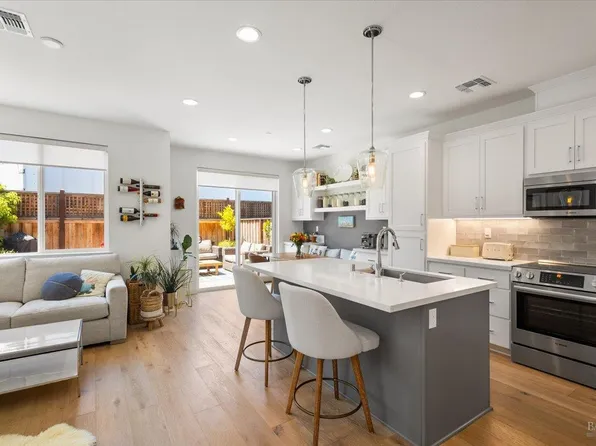 48 Riverbend Lane, Petaluma, CA 94952