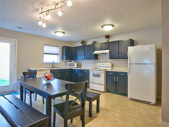 3rd image of 10255 Cumberland Pointe Blvd
