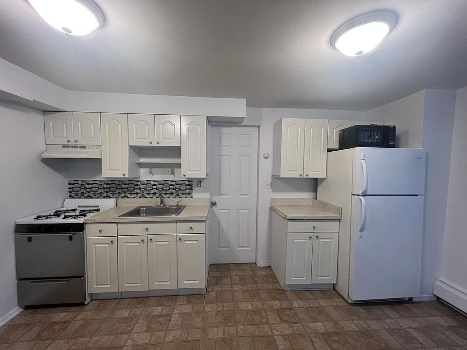1st image of 165 Bay 47th St Floor 1