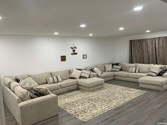 3rd image of 177 Castle Ln