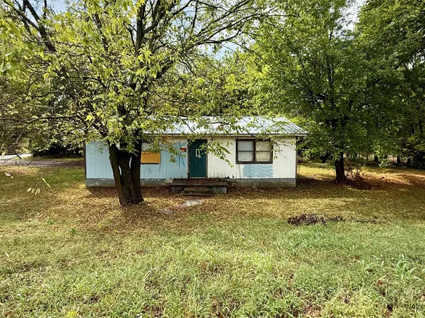 1008 E Graham Ave, Pryor, OK 74361