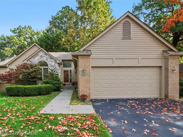 5023 Pheasant Cv #4, West Bloomfield, MI 48323