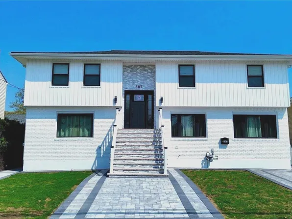 587 Oakley Avenue, Elmont, NY 11003
